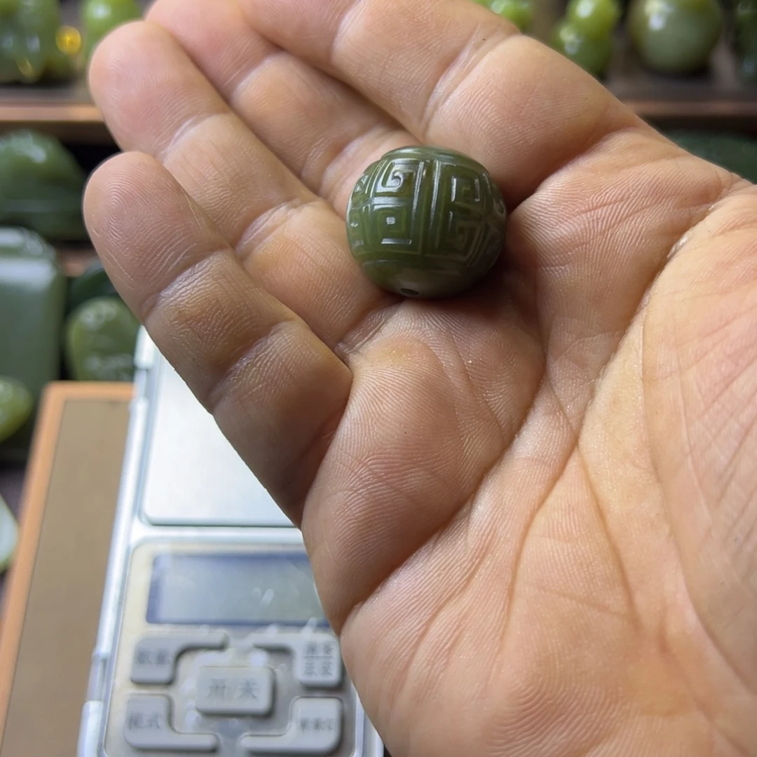 岫岩老玉（透闪石质玉）挂件未镶嵌徐**?