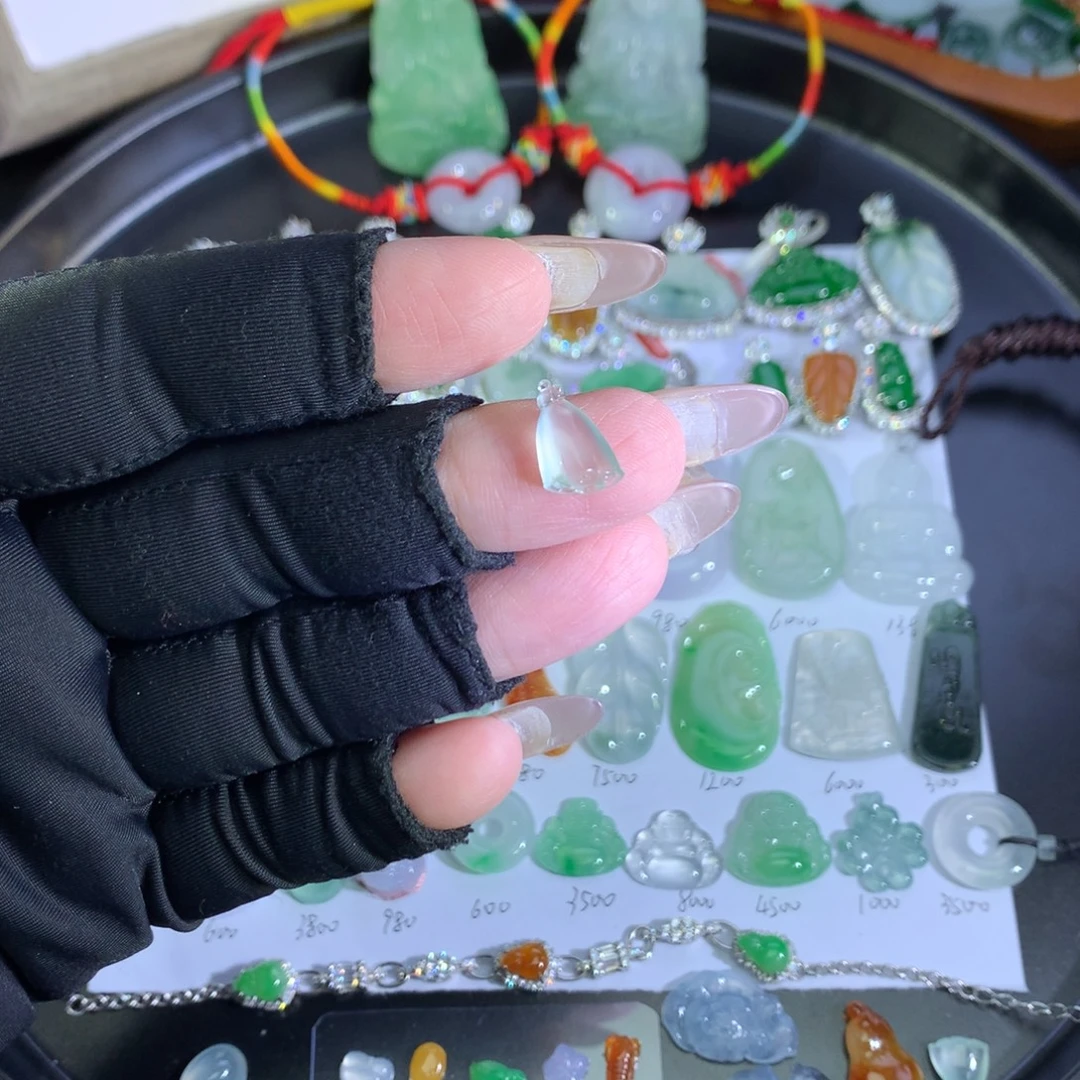 翡翠未镶嵌吊坠(不含链)冰莲蓬