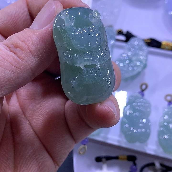 翡翠未镶嵌颈饰天然翡翠A货吊坠