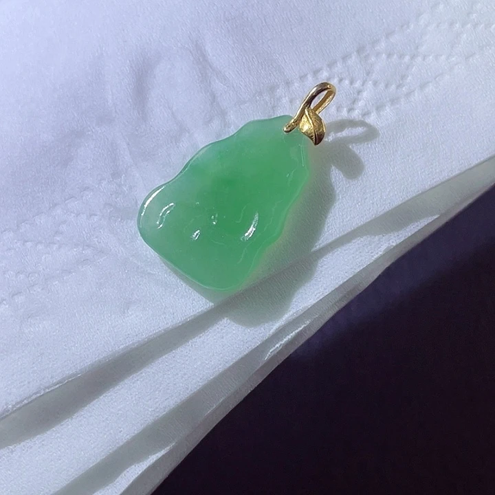 翡翠颈饰18K金镶嵌翡翠