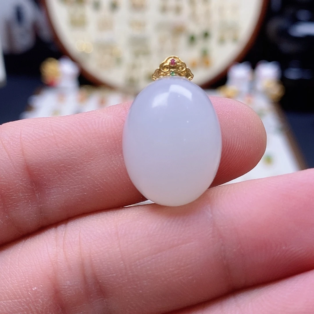 敷***衍吊坠(不含链)18K金镶嵌和田玉