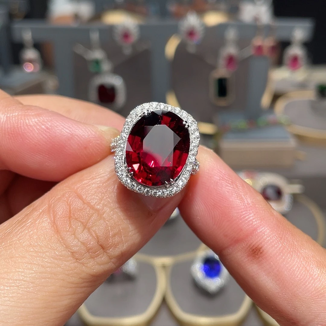 18K金镶嵌碧玺戒指9.05ct