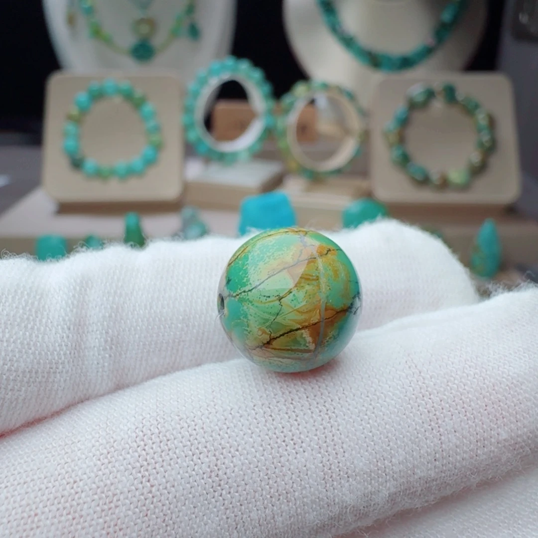 绿松石未镶嵌颈饰