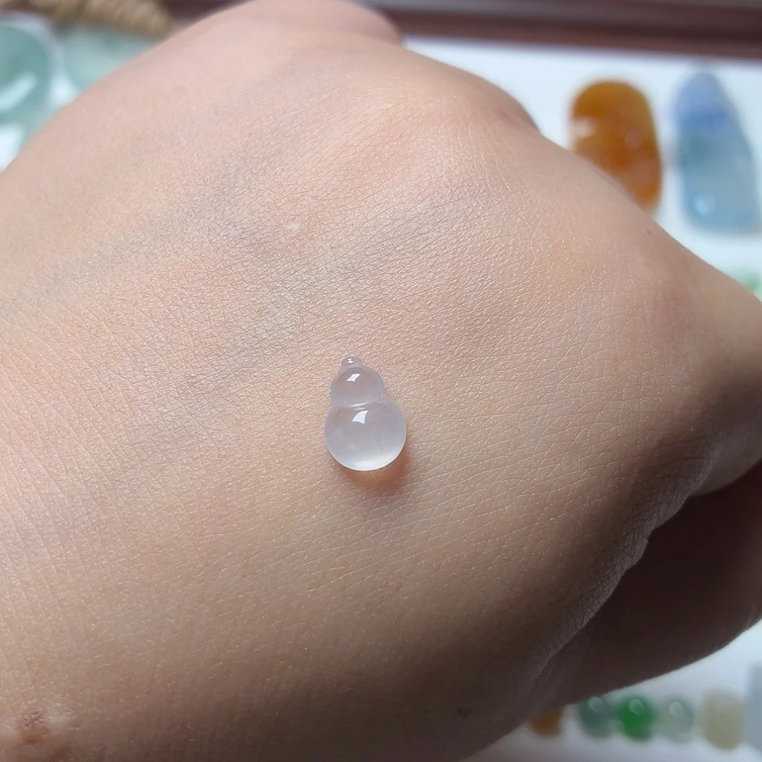 颈饰未镶嵌翡翠白冰葫芦