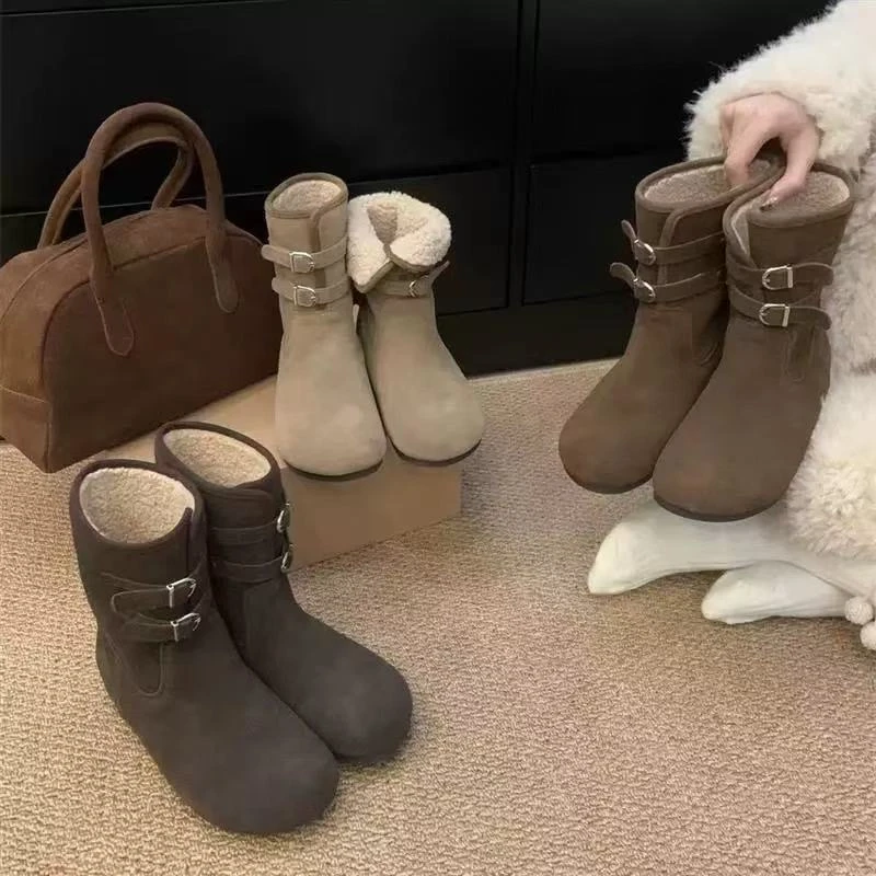 M55欧尼感~双排扣子加绒圆头短靴