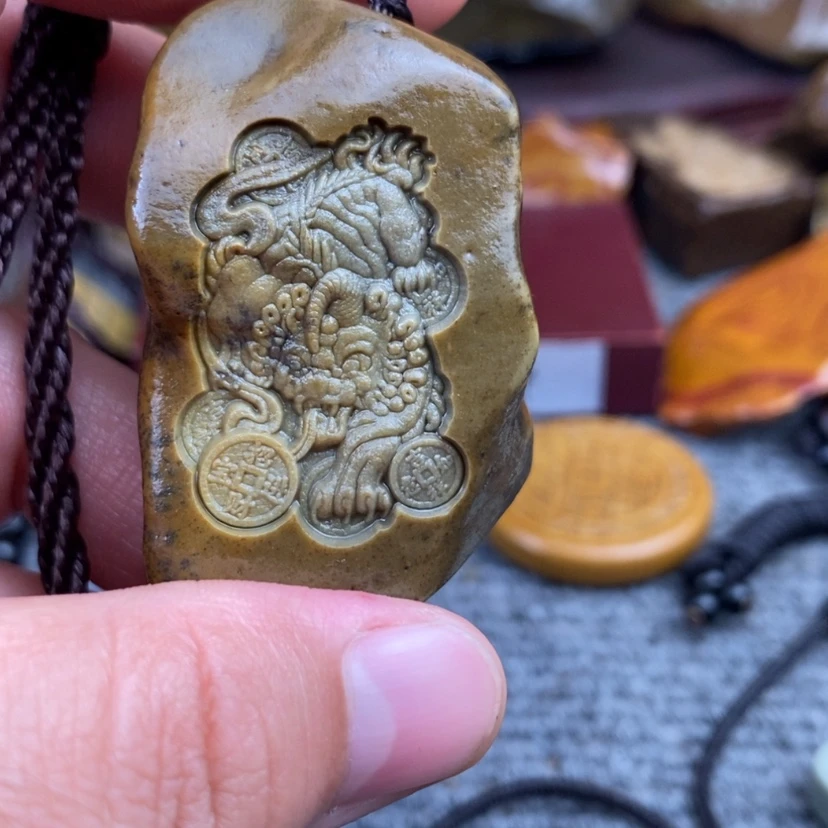 【闪购商品】原石雕刻手把件