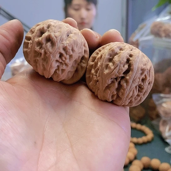 【闪购商品】把件文玩核桃45平谷元宝尖黄
