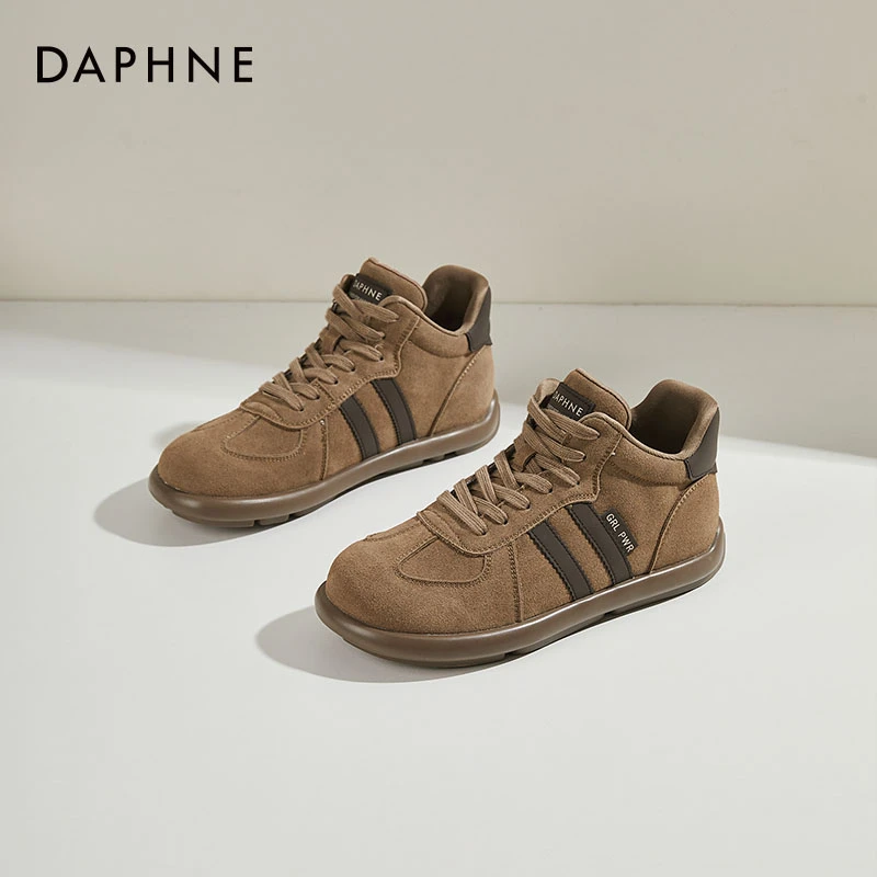 达芙妮平底高帮鞋女款2025新款爆款板鞋女秋季爆款复古软底德训鞋