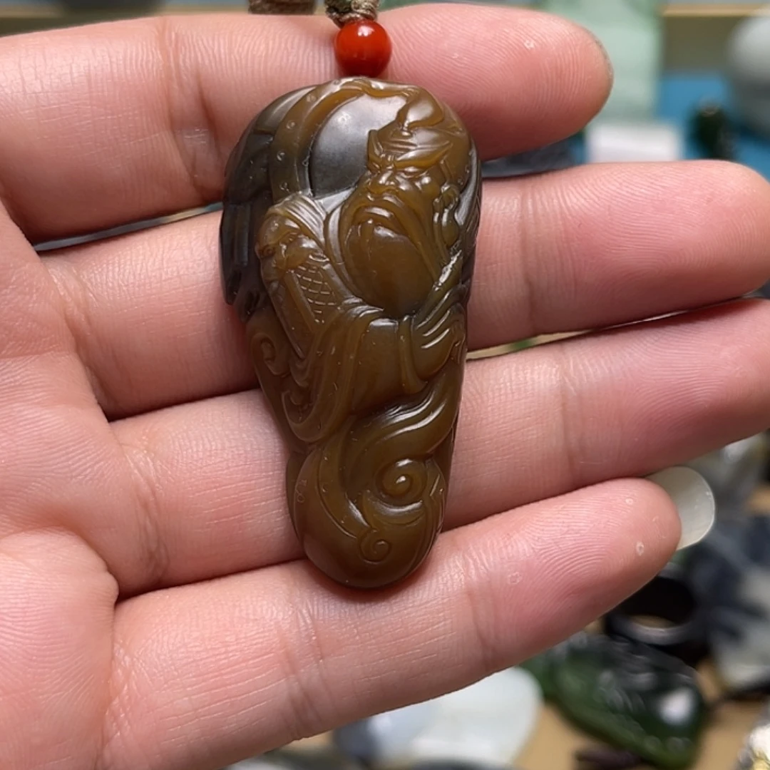 运***箱和田玉未镶嵌颈饰