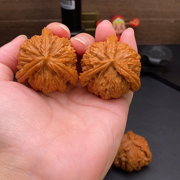 磕***达把件文玩核桃白奔