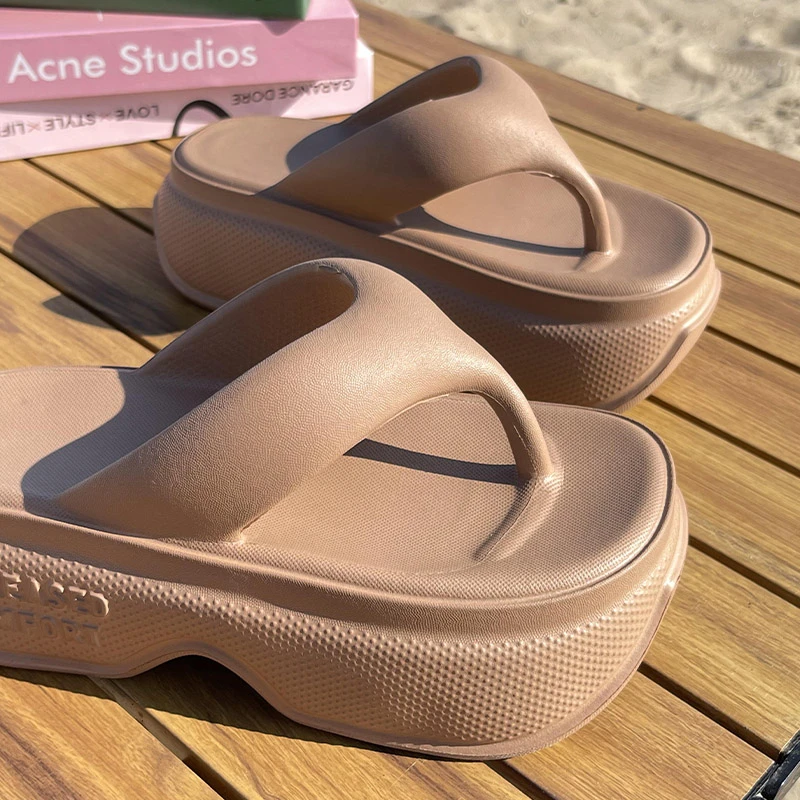 厚底增高简约人字拖女款舒适百搭沙滩拖鞋软底2025夏季新款可外穿