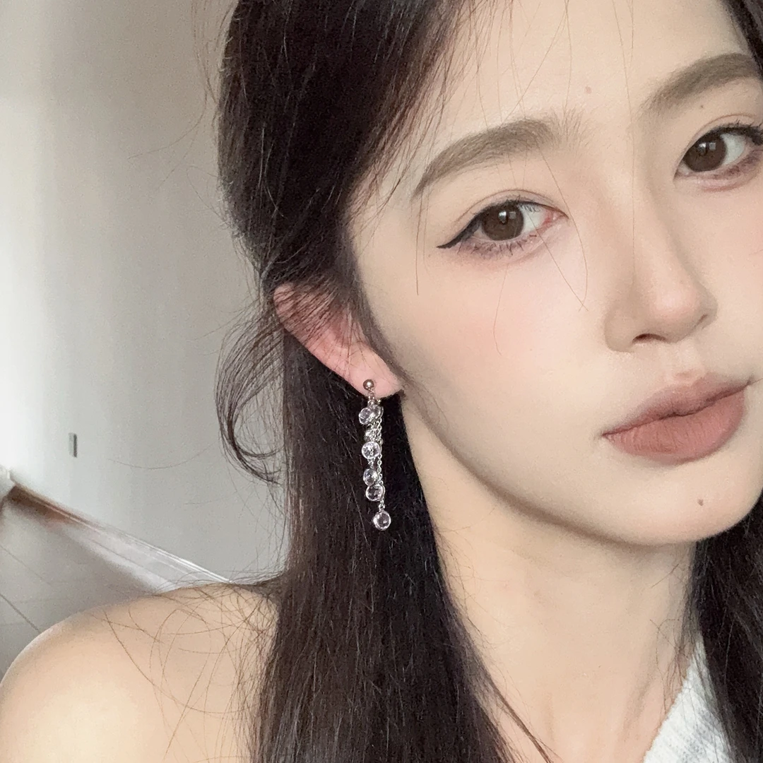 oushipei/欧诗佩 铜合金仿水晶耳饰 独特爆闪蓝色水晶流苏耳环女