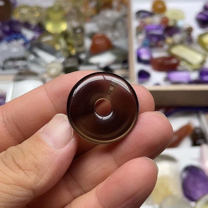 水晶未镶嵌颈饰茶水晶