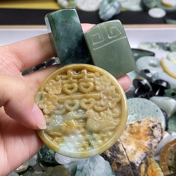 水***岳翡翠未镶嵌颈饰天然翡翠