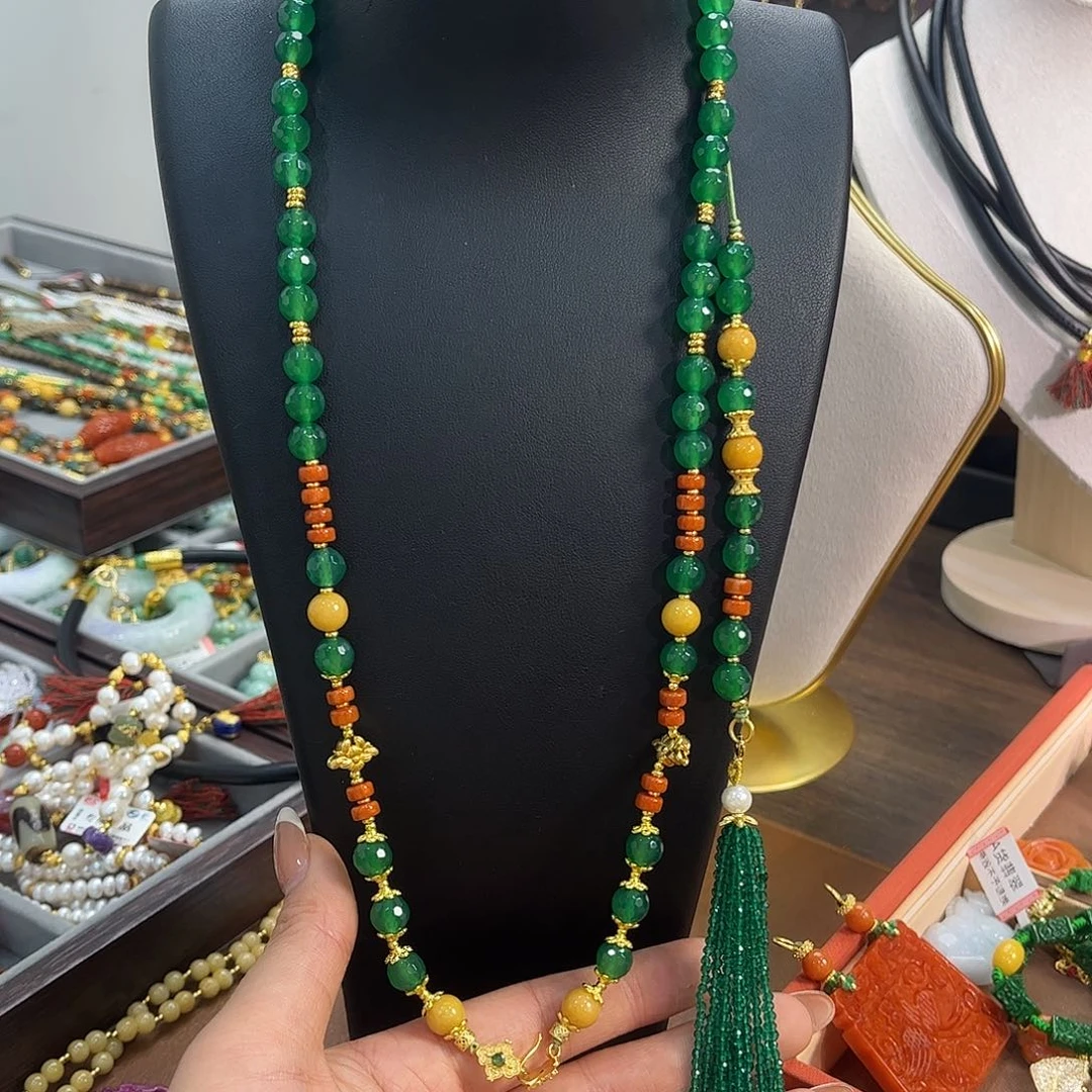 翡翠未镶嵌颈饰炸