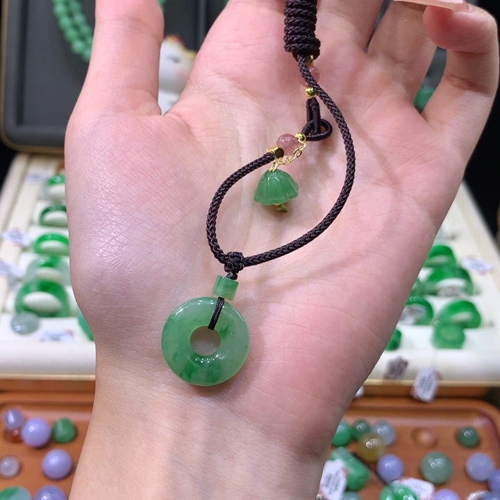未镶嵌戒指翡翠甜甜圈