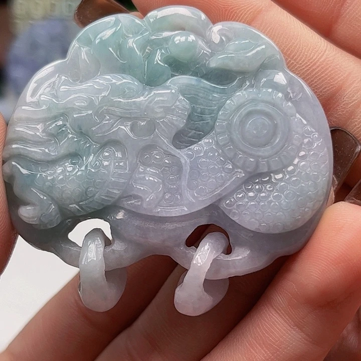 翡翠未镶嵌颈饰挂件