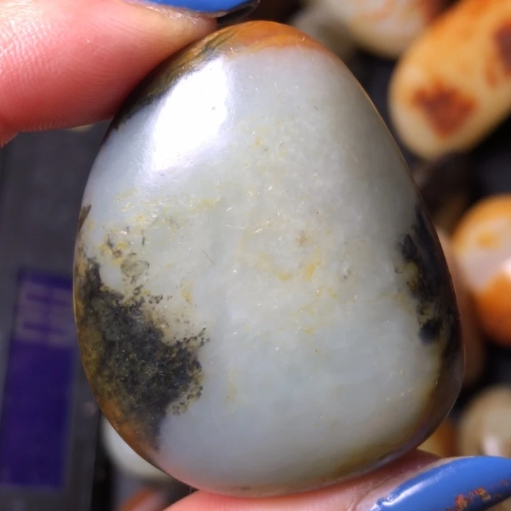 和田玉未镶嵌珠宝奇石