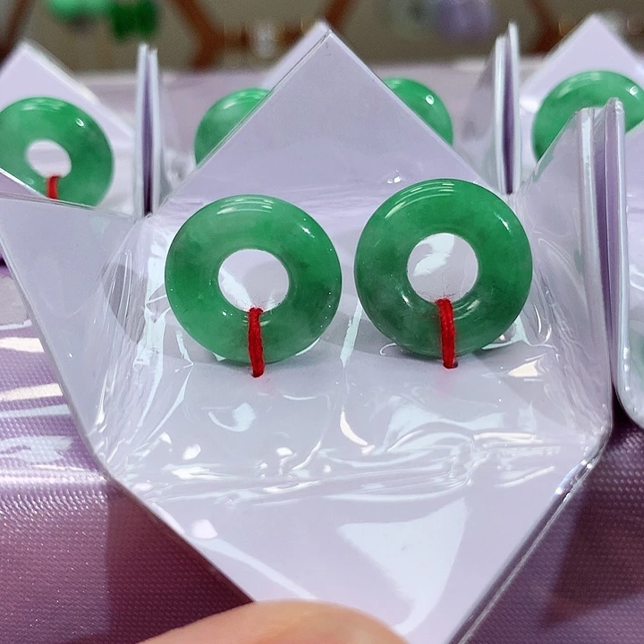未镶嵌翡翠耳饰天然