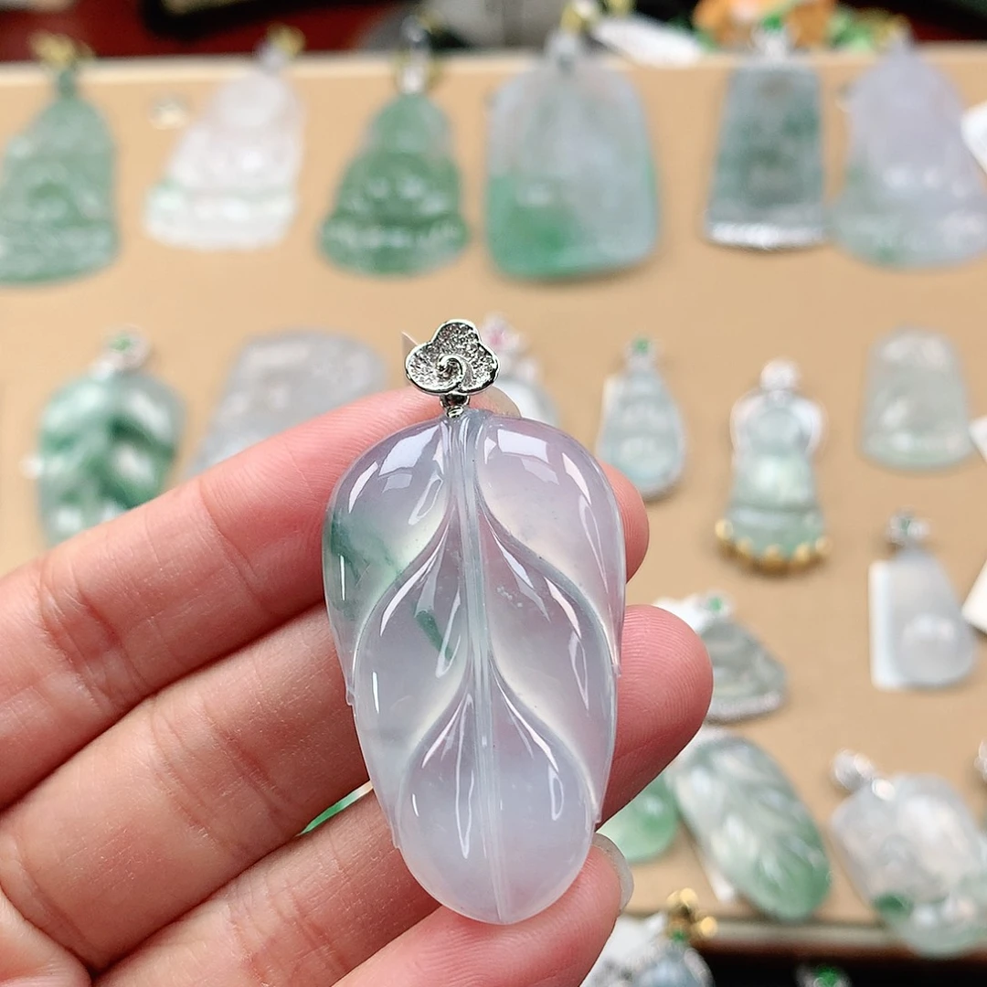 翡翠颈饰18K金镶嵌叶子