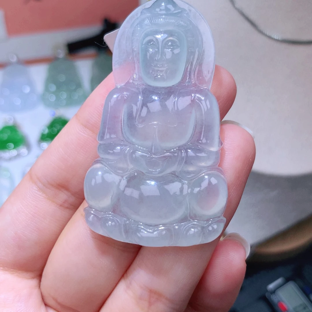 颈饰18K金镶嵌翡翠观音
