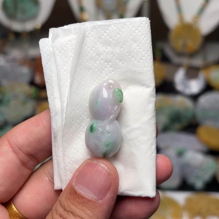 翡翠颈饰未镶嵌吊坠