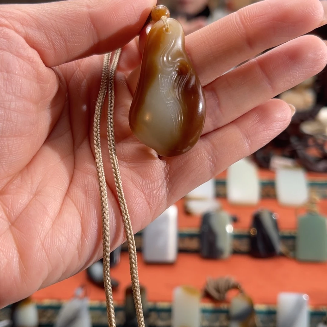 和田玉颈饰未镶嵌