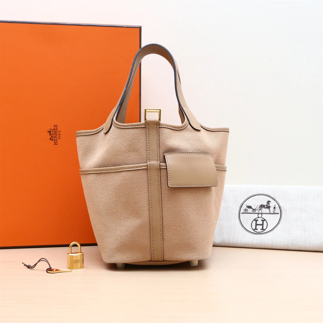 99新 Hermes/爱马仕 小花佳珊449870 菜篮子18 Cargo 芝麻色 U刻