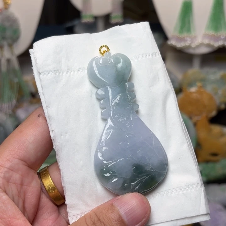 翡翠未镶嵌颈饰吊坠