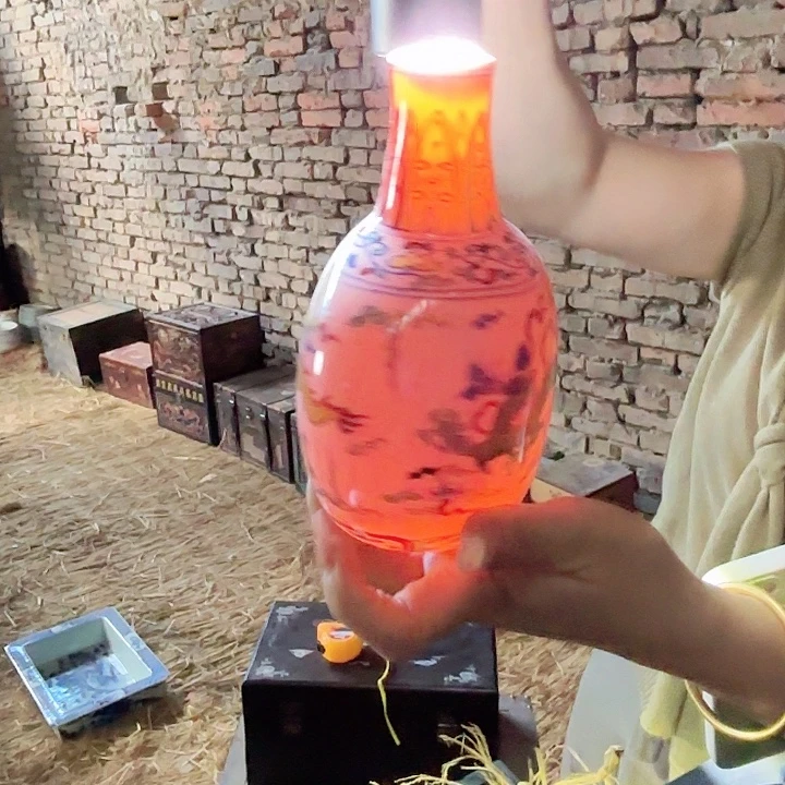 摆件景德镇高温陶瓷龙纹斗彩抱月