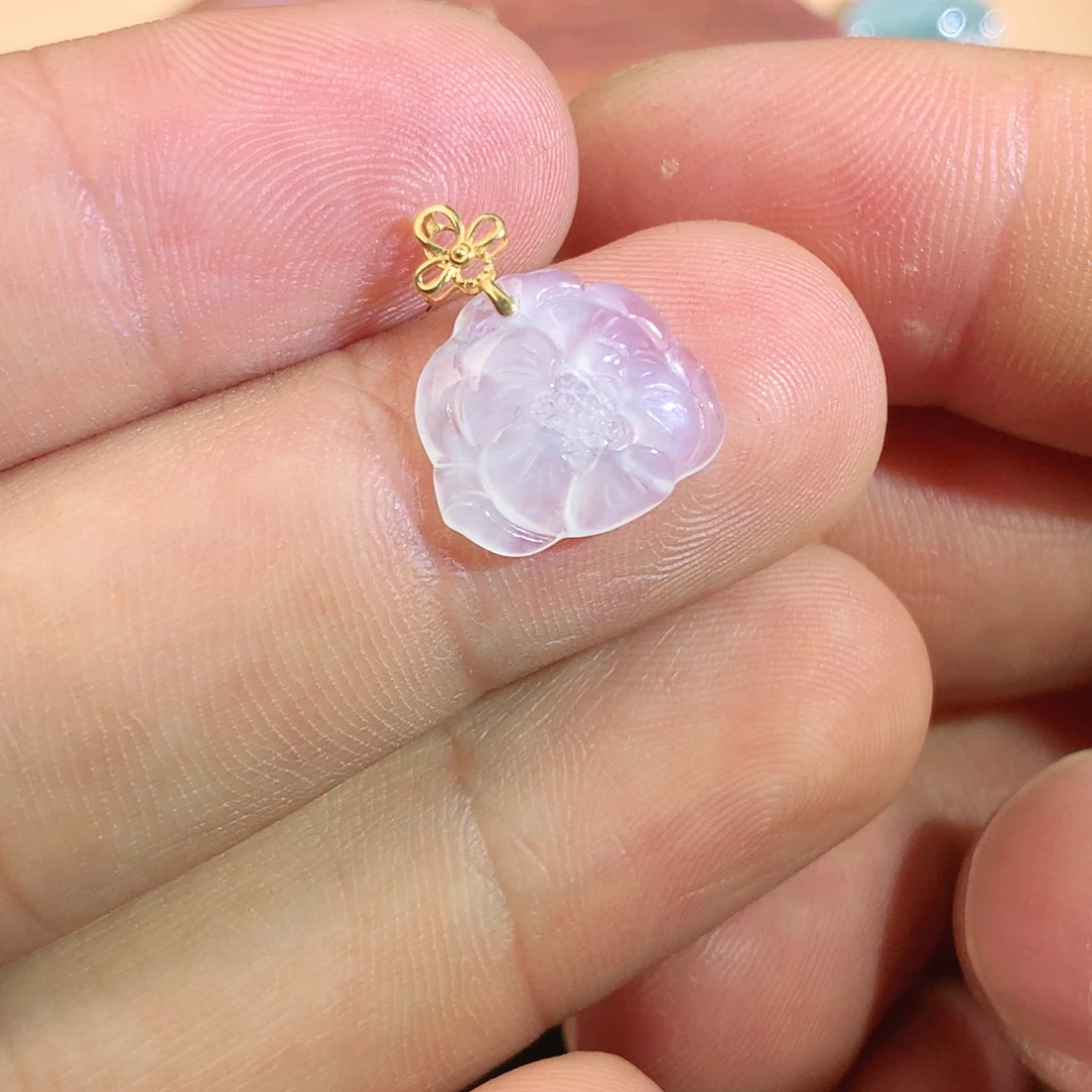 翡翠18K金镶嵌颈饰翡翠