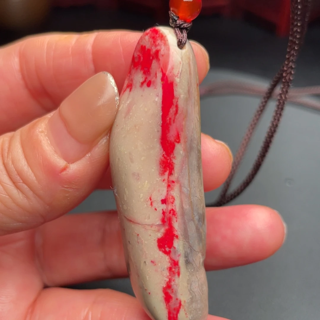 与***手昌化鸡血石昌化鸡血石手把件牌子挂件