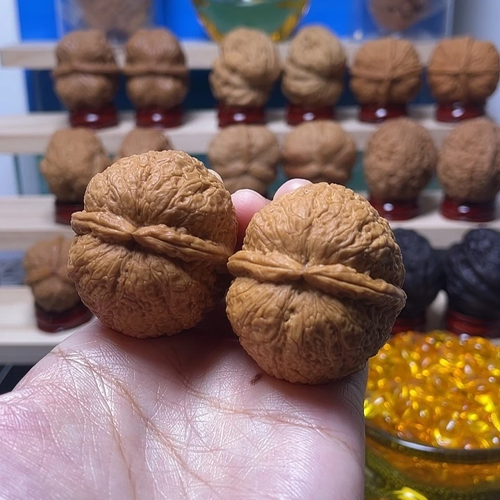 文玩核桃吊坠41卧龙25