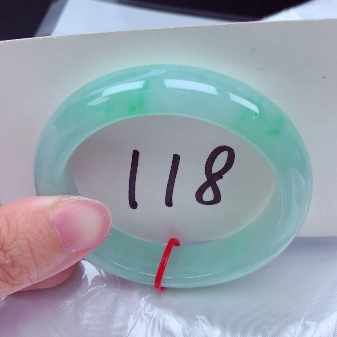 翡翠手镯未镶嵌翡翠