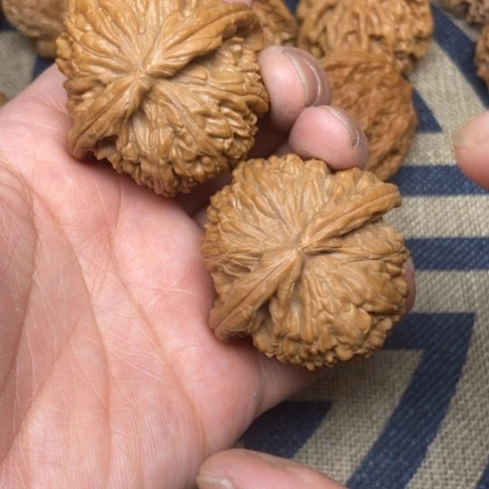 吊坠文玩核桃大白