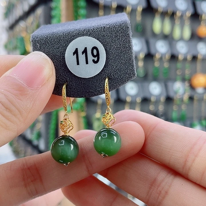 18K金镶嵌和田玉耳饰