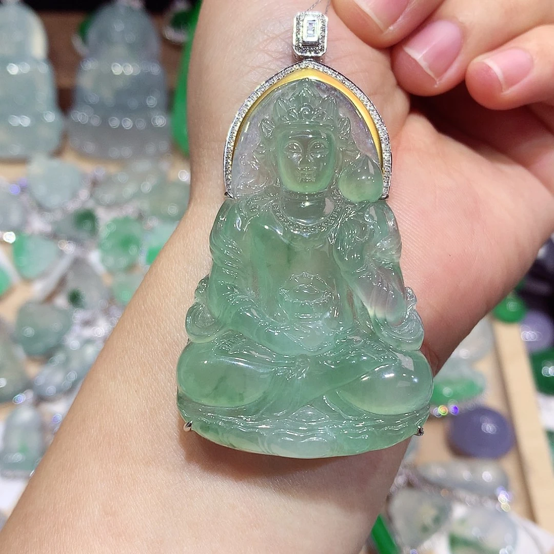 翡翠18K金镶嵌颈饰度母