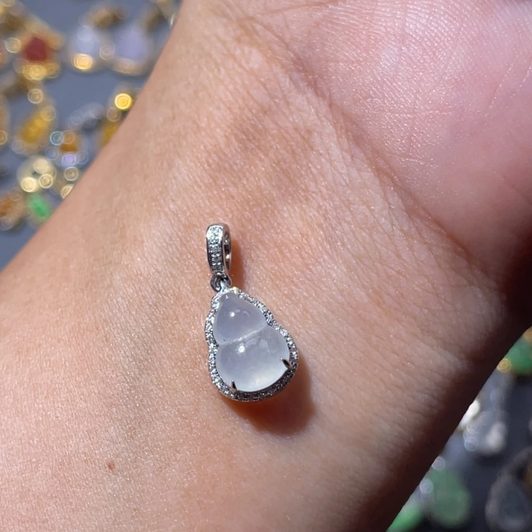 吊坠(不含链)18K金镶嵌翡翠