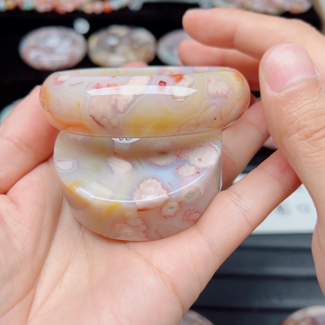 爱***蛋玛瑙/玉髓手镯未镶嵌63