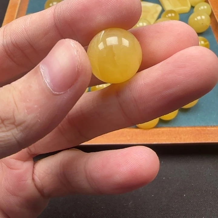 未镶嵌琥珀裸石天然455