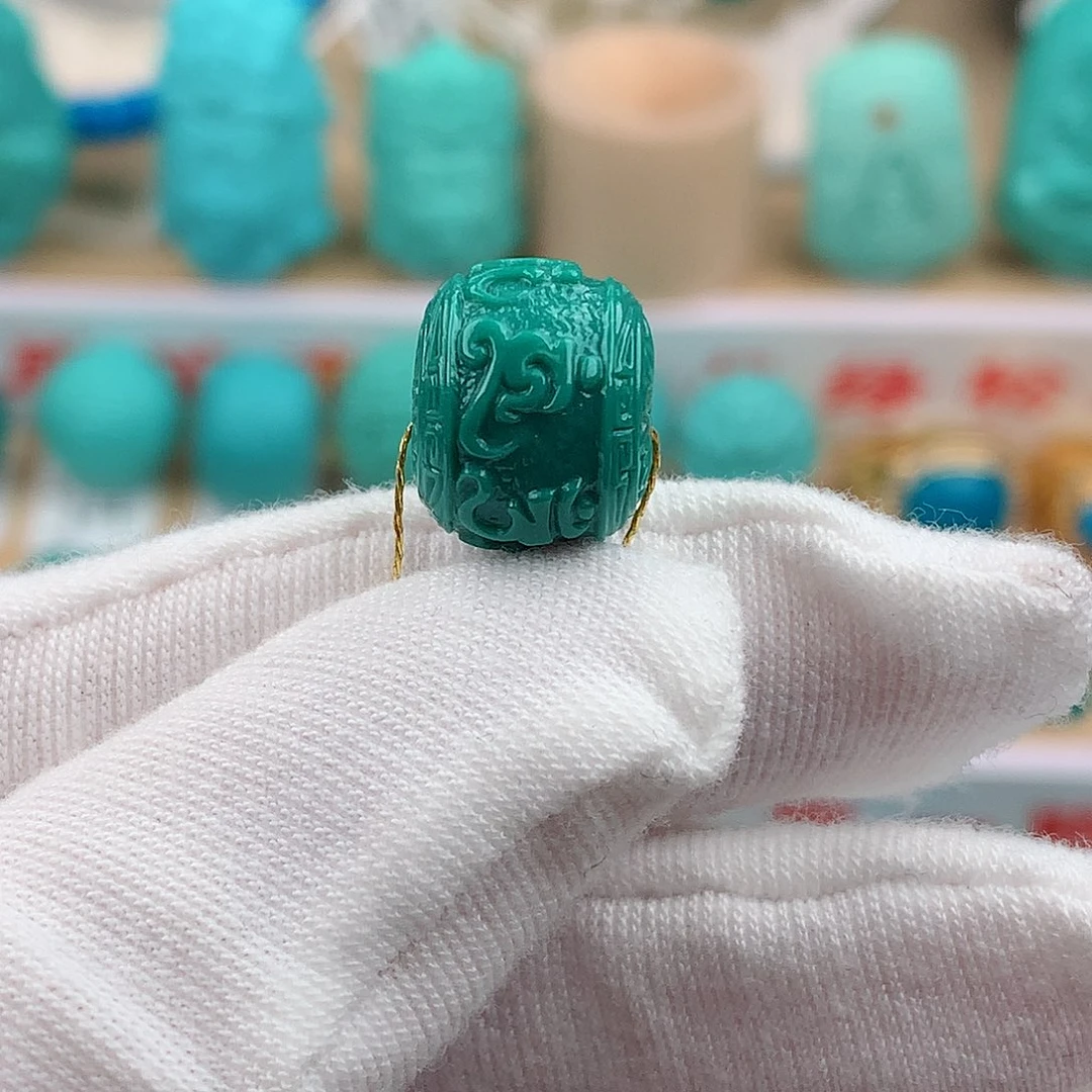 未镶嵌绿松石珠宝奇石