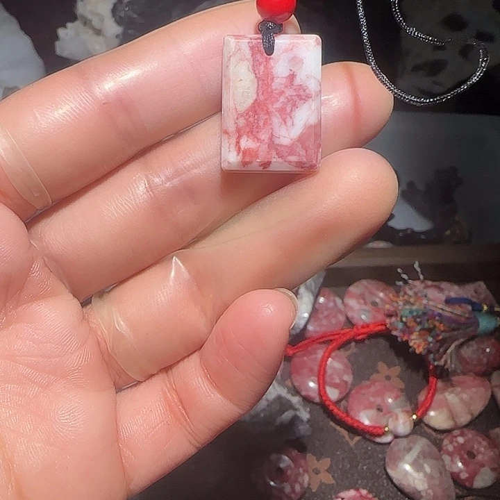 天然辰砂天然朱砂原石吊坠