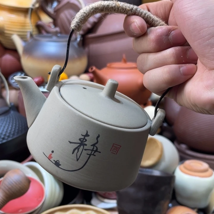 摆件陶他们也不会在外面吃饭