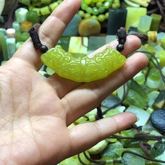 未镶嵌岫玉吊坠步*