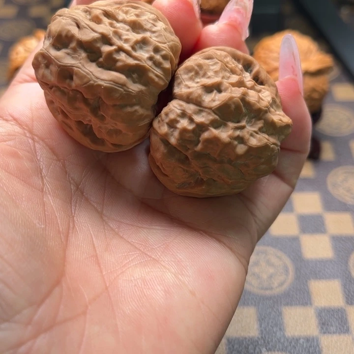 核桃40哇哇文玩核桃