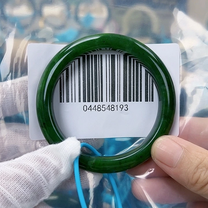 和田玉手镯未镶嵌微瑕54.55