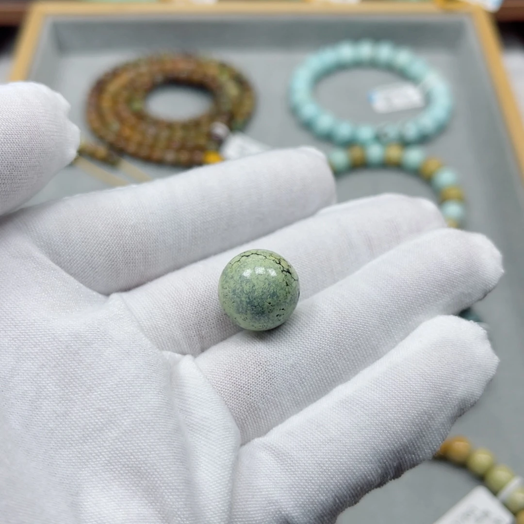 绿松石未镶嵌挂件
