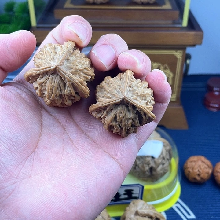 文玩核桃吊坠喜***欢三棱