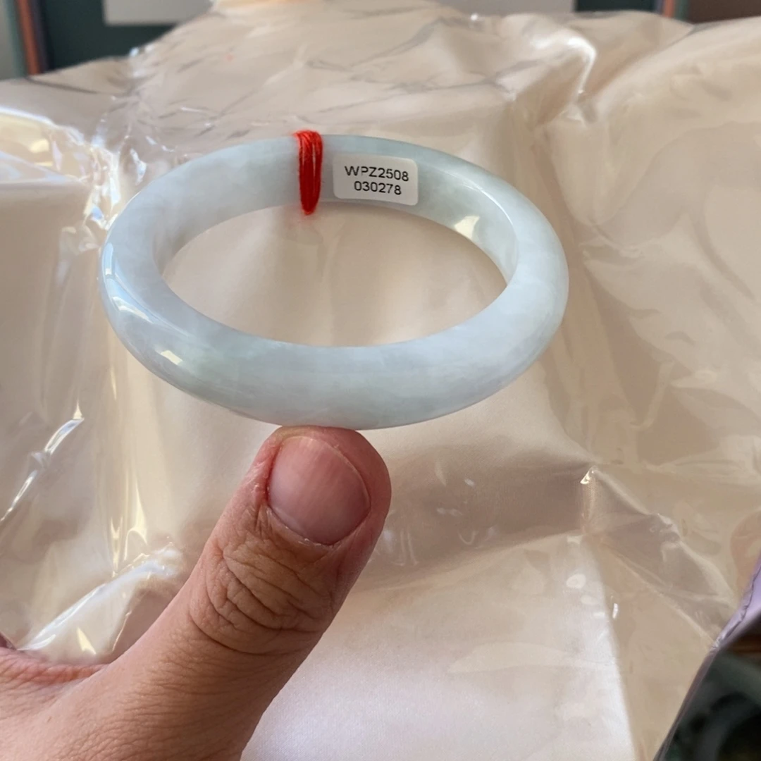 ****女翡翠未镶嵌颈饰57.6