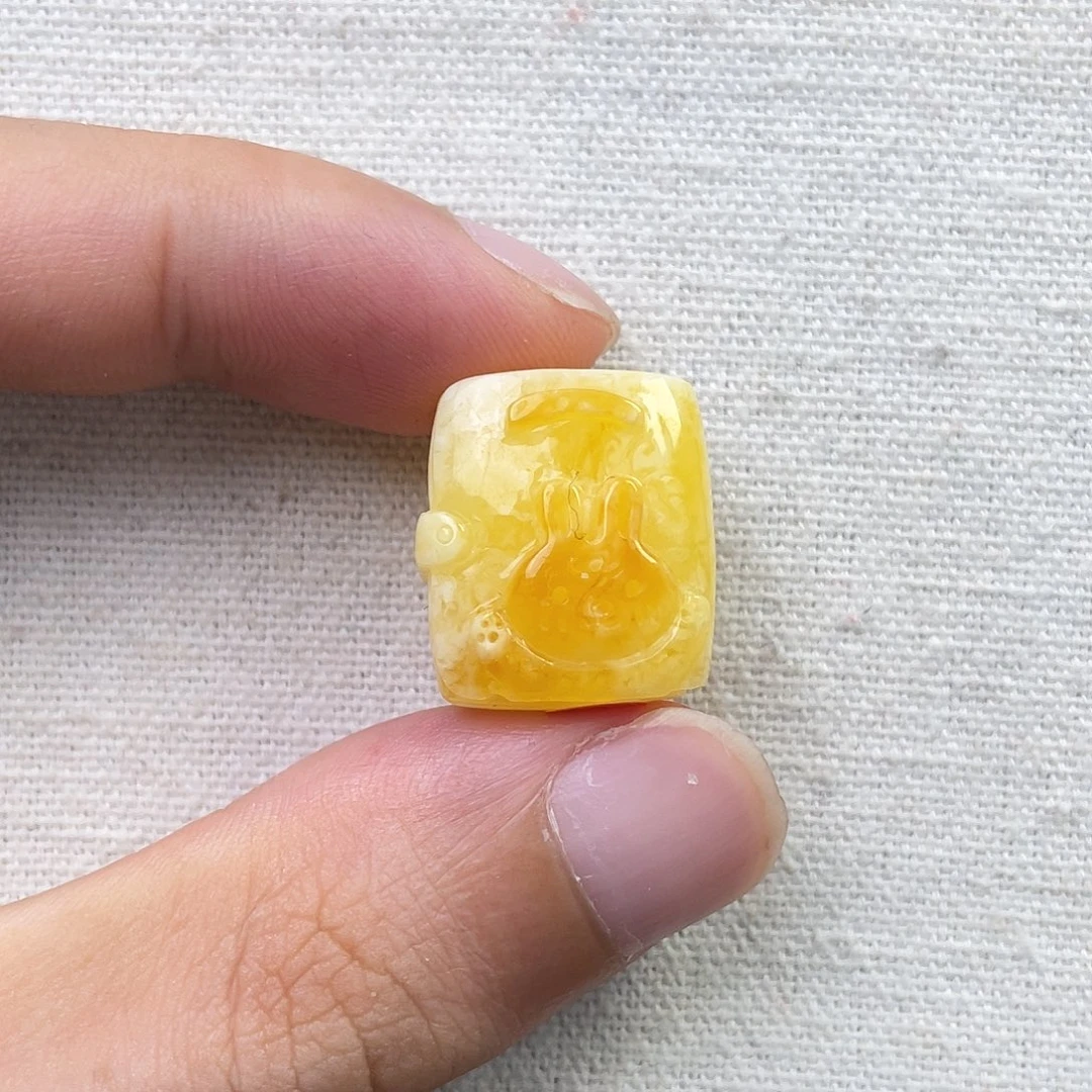 琥珀未镶嵌珠宝奇石兔子书本